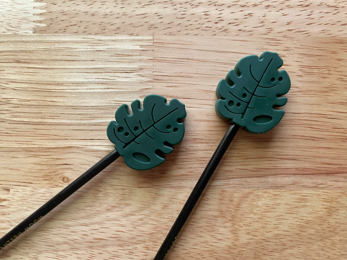 Monstera stitch stoppers